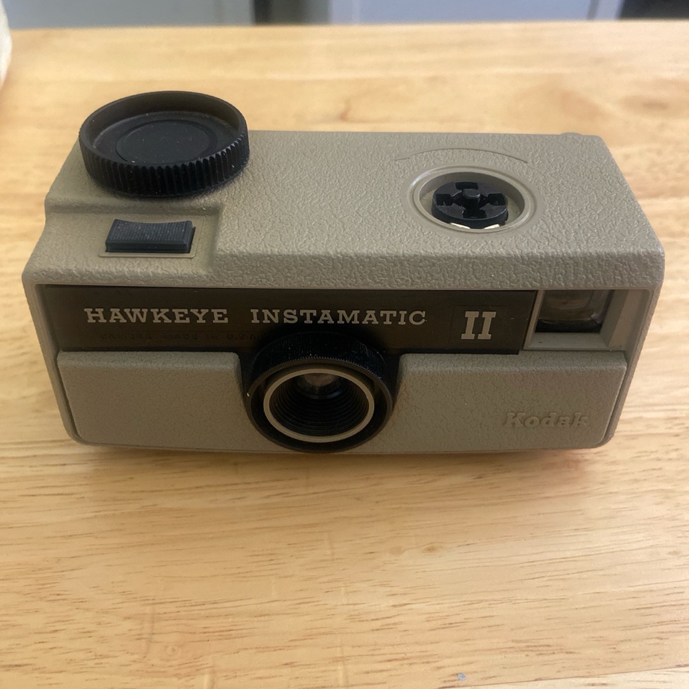 Kodak Hawkeye Instamatic II Camera - Beige